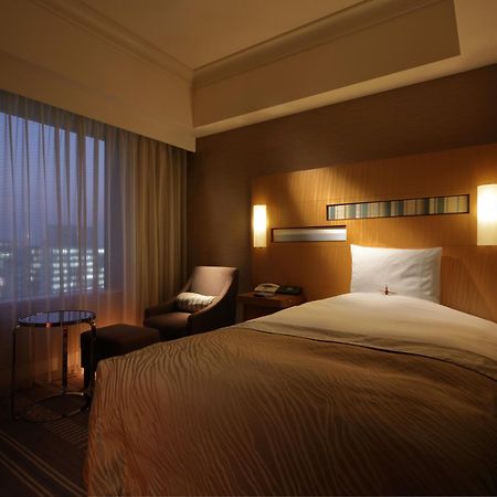 Hotel Okura Fukuoka Φουκουόκα Εξωτερικό φωτογραφία A room at the hotel