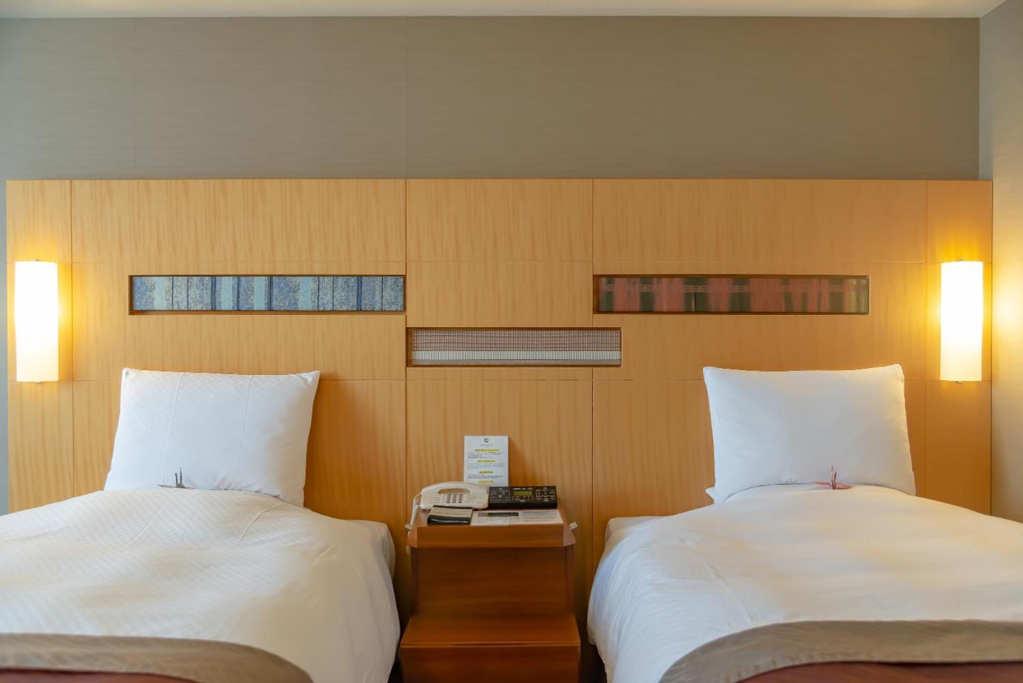 Hotel Okura Fukuoka Φουκουόκα Δωμάτιο φωτογραφία A room at the hotel