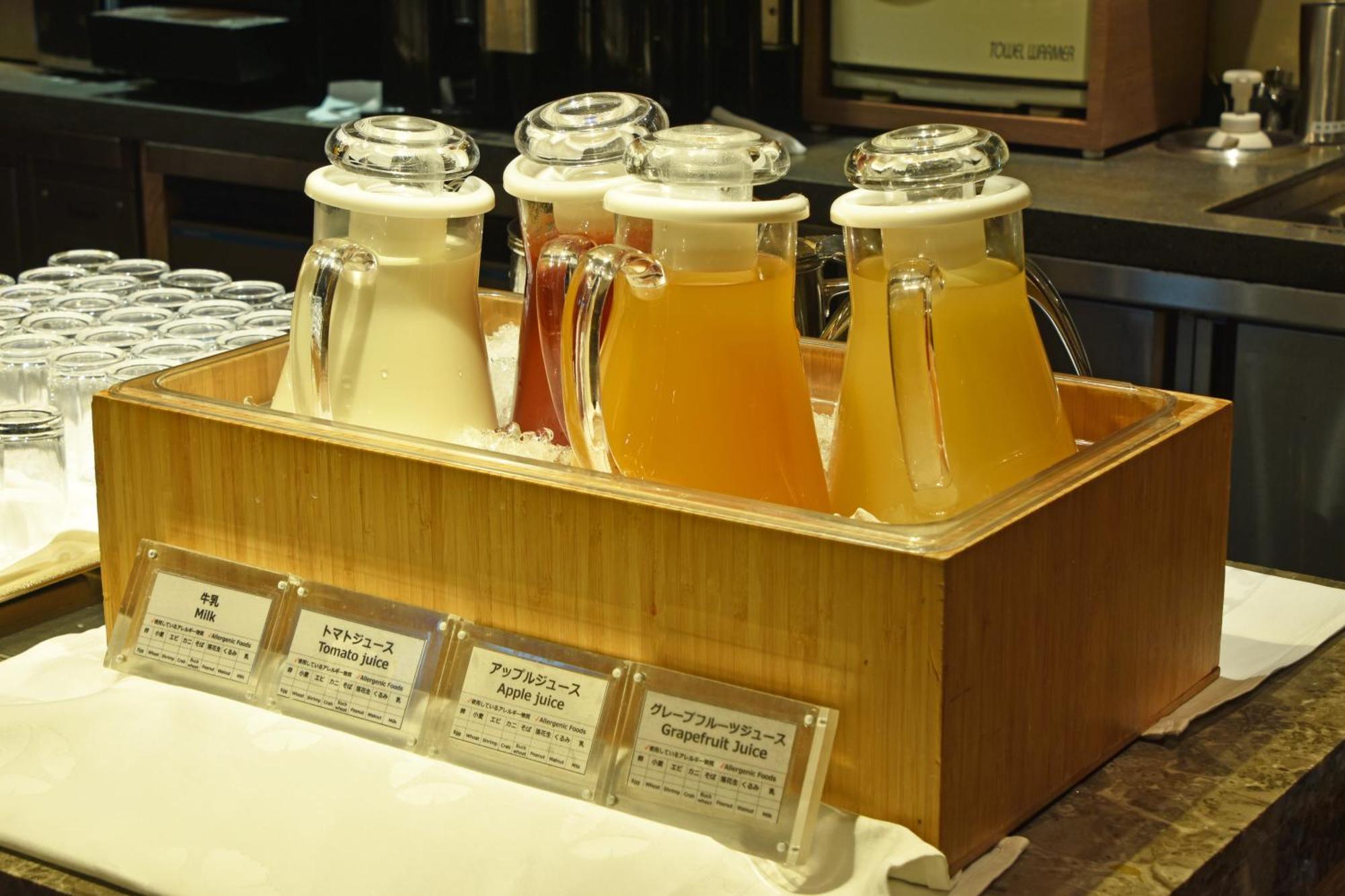 Hotel Okura Fukuoka Φουκουόκα Εξωτερικό φωτογραφία Bottles of Japanese tea